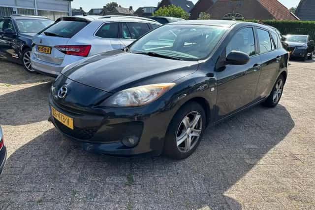 Mazda 3 (2012) thumbnail 3