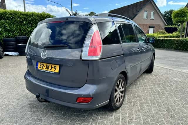 Mazda 5 (2009) thumbnail 5