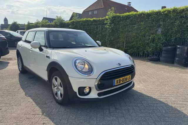 MINI Clubman (2016) thumbnail 3