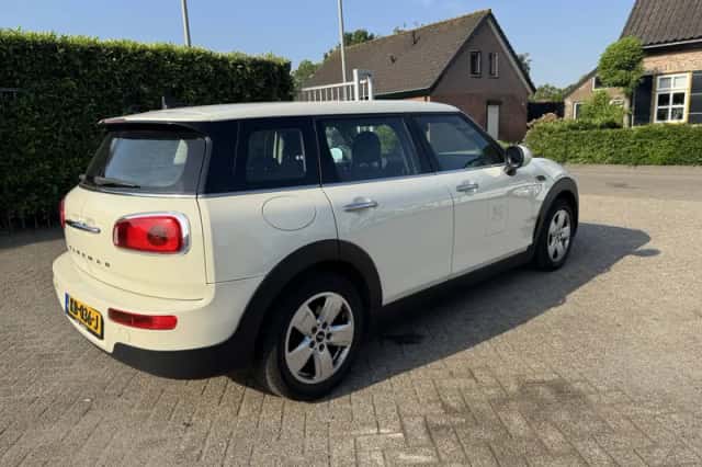 MINI Clubman (2016) thumbnail 4
