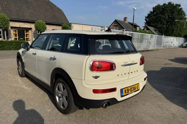 MINI Clubman (2016) thumbnail 6