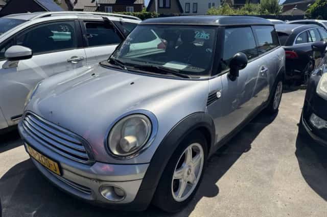 MINI Clubman (2008) thumbnail 3