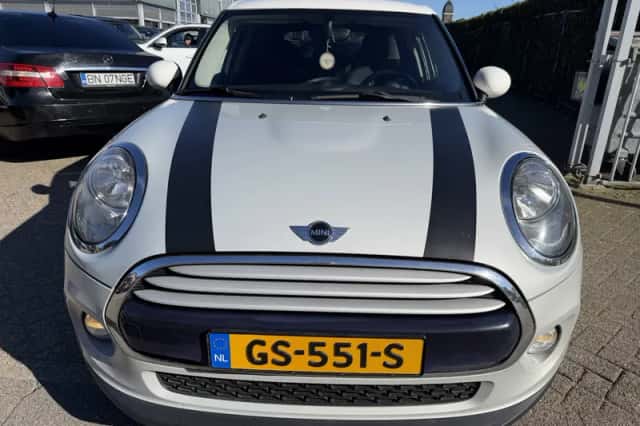 MINI Cooper (2015) thumbnail 5