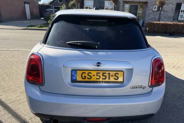 MINI Cooper (2015) thumbnail 6
