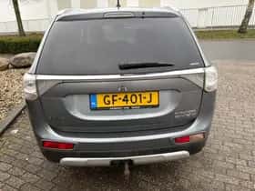 Mitsubishi Outlander (2015) thumbnail 5