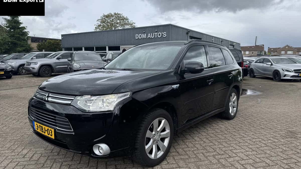 Mitsubishi Outlander (2013) — foto 1
