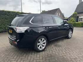 Mitsubishi Outlander (2013) thumbnail 5