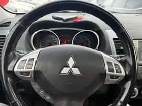 Mitsubishi Outlander (2009) thumbnail 11