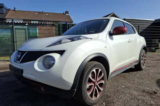 Nissan Juke (2013) thumbnail 2