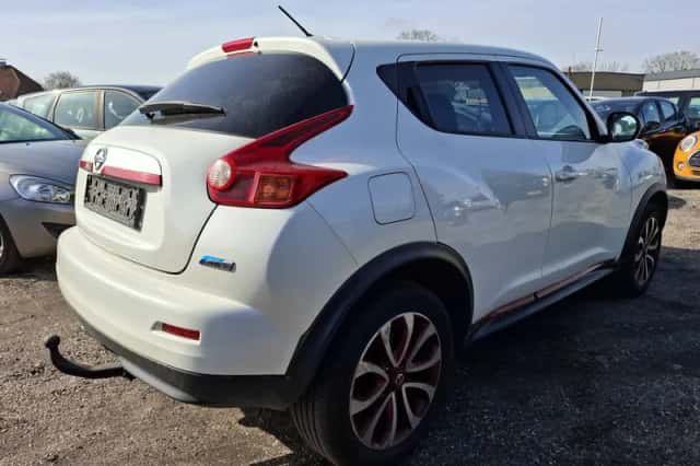 Nissan Juke (2013) thumbnail 3