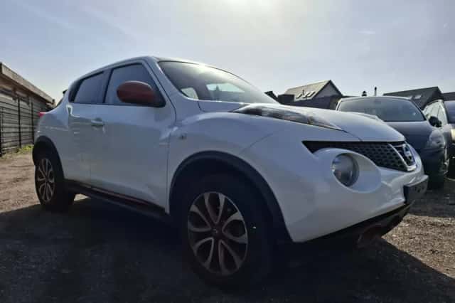 Nissan Juke (2013) thumbnail 4