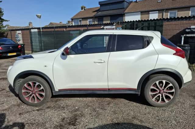 Nissan Juke (2013) thumbnail 6