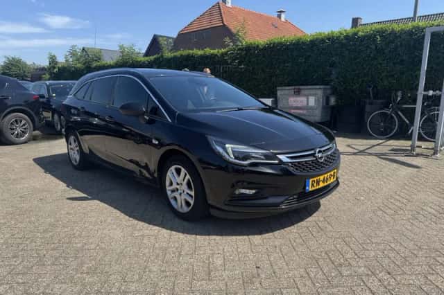 Opel Astra (2018) thumbnail 3