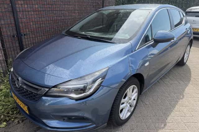 Opel Astra (2016) thumbnail 1