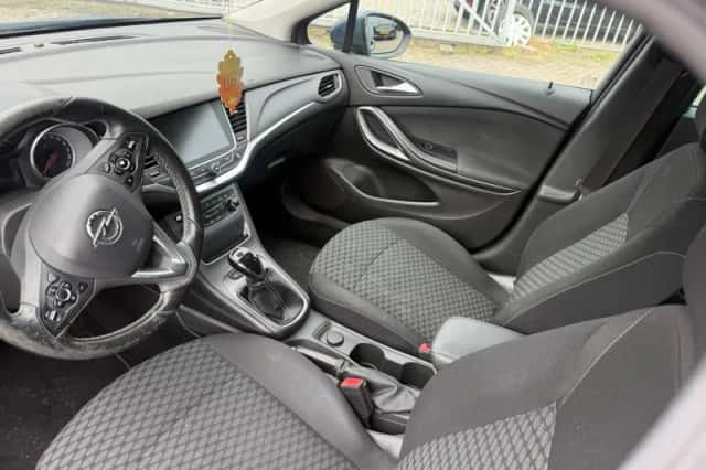 Opel Astra (2016) thumbnail 4