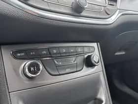 Opel Astra (2017) thumbnail 14
