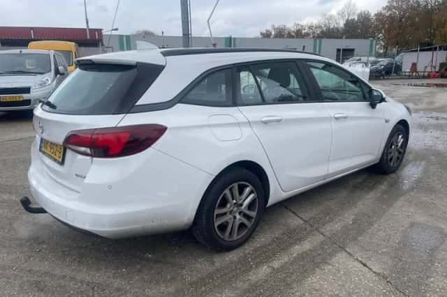 Opel Astra (2017) thumbnail 4