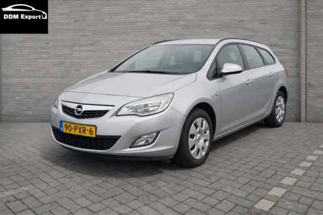 Opel Astra (2011) thumbnail 1