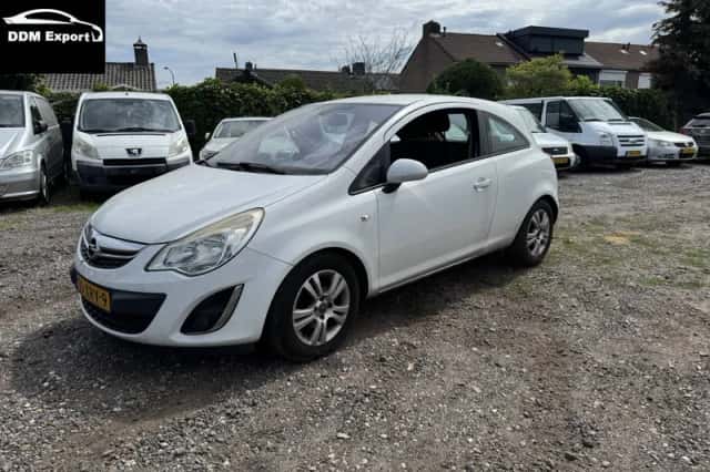 Opel Corsa (2011) thumbnail 1
