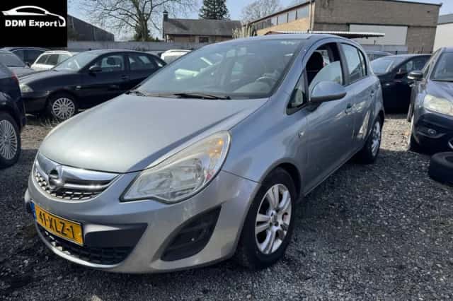Opel Corsa (2012) thumbnail 1
