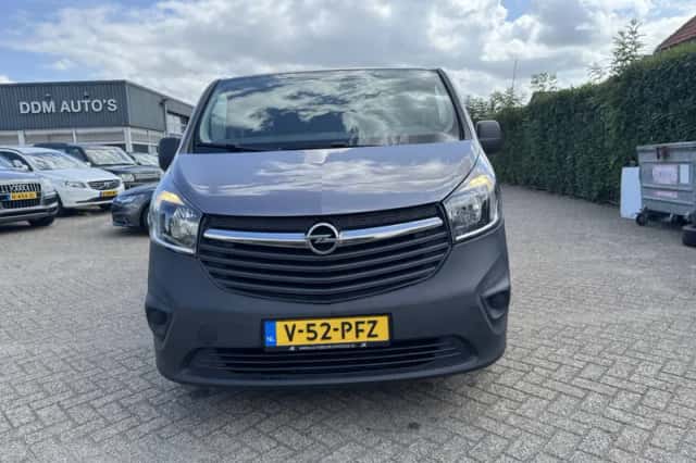 Opel Vivaro (2015) thumbnail 2