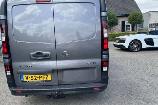 Opel Vivaro (2015) thumbnail 3