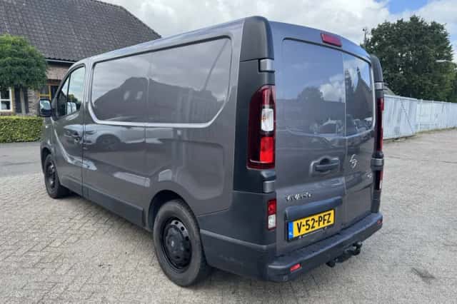 Opel Vivaro (2015) thumbnail 6