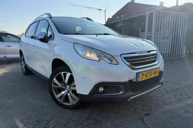 Peugeot 2008 (2008) thumbnail 2