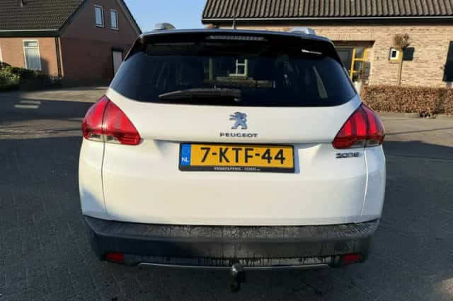 Peugeot 2008 (2008) thumbnail 6