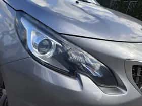 Peugeot 2008 (2019) thumbnail 2