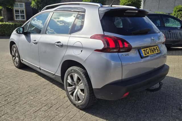 Peugeot 2008 (2019) thumbnail 6
