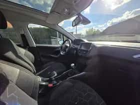 Peugeot 2008 (2019) thumbnail 10