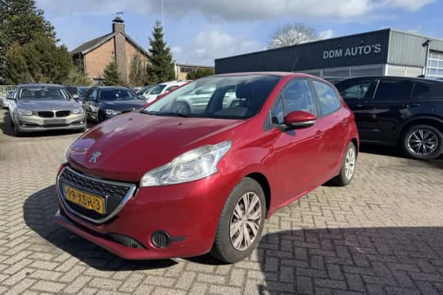 Peugeot 208 (2012) thumbnail 2