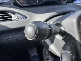 Peugeot 208 (2012) thumbnail 14
