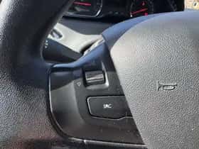 Peugeot 208 (2012) thumbnail 15