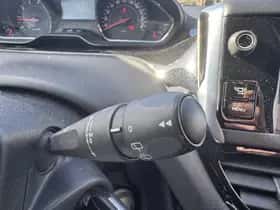 Peugeot 208 (2012) thumbnail 18