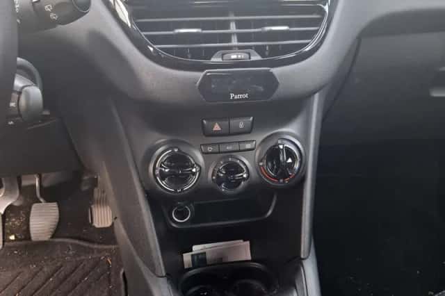 Peugeot 208 (2016) thumbnail 6