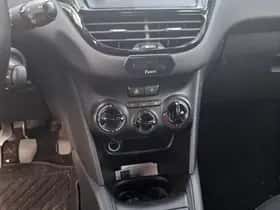 Peugeot 208 (2016) thumbnail 6