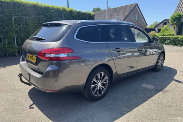 Peugeot 308 (2015) thumbnail 6