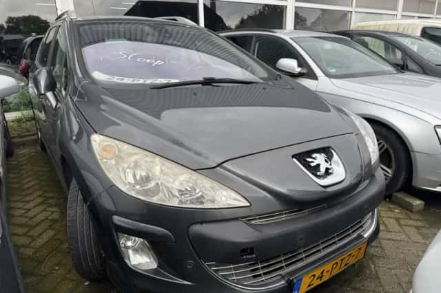 Peugeot 308 (2011) thumbnail 2