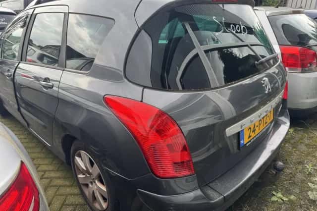 Peugeot 308 (2011) thumbnail 3
