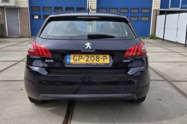 Peugeot 308 (2015) thumbnail 2