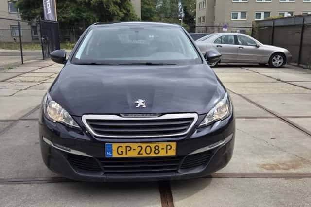 Peugeot 308 (2015) thumbnail 5