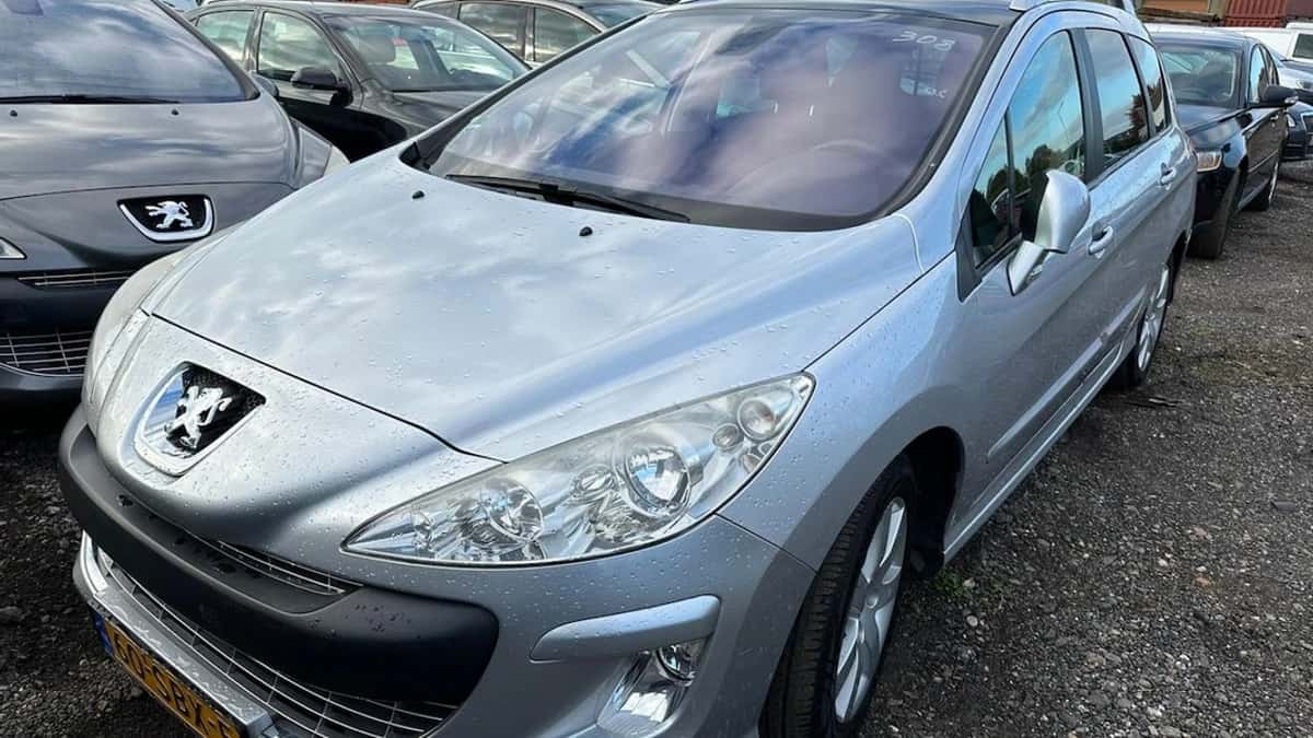 Peugeot 308 (2010) — foto 1