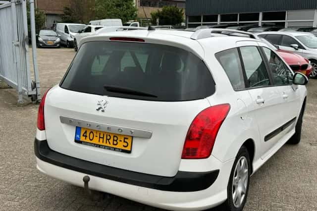 Peugeot 308 (2009) thumbnail 3