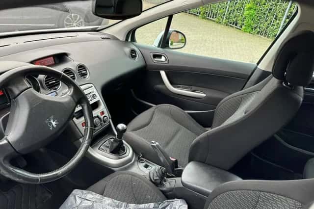 Peugeot 308 (2009) thumbnail 5