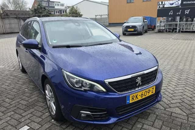 Peugeot 308 (2018) thumbnail 3