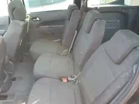 Peugeot 5008 (2010) thumbnail 8