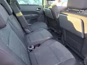 Peugeot 5008 (2010) thumbnail 6