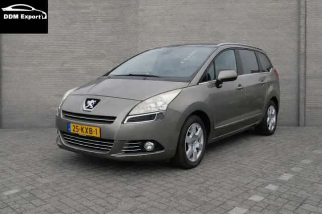 Peugeot 5008 (2010) thumbnail 1